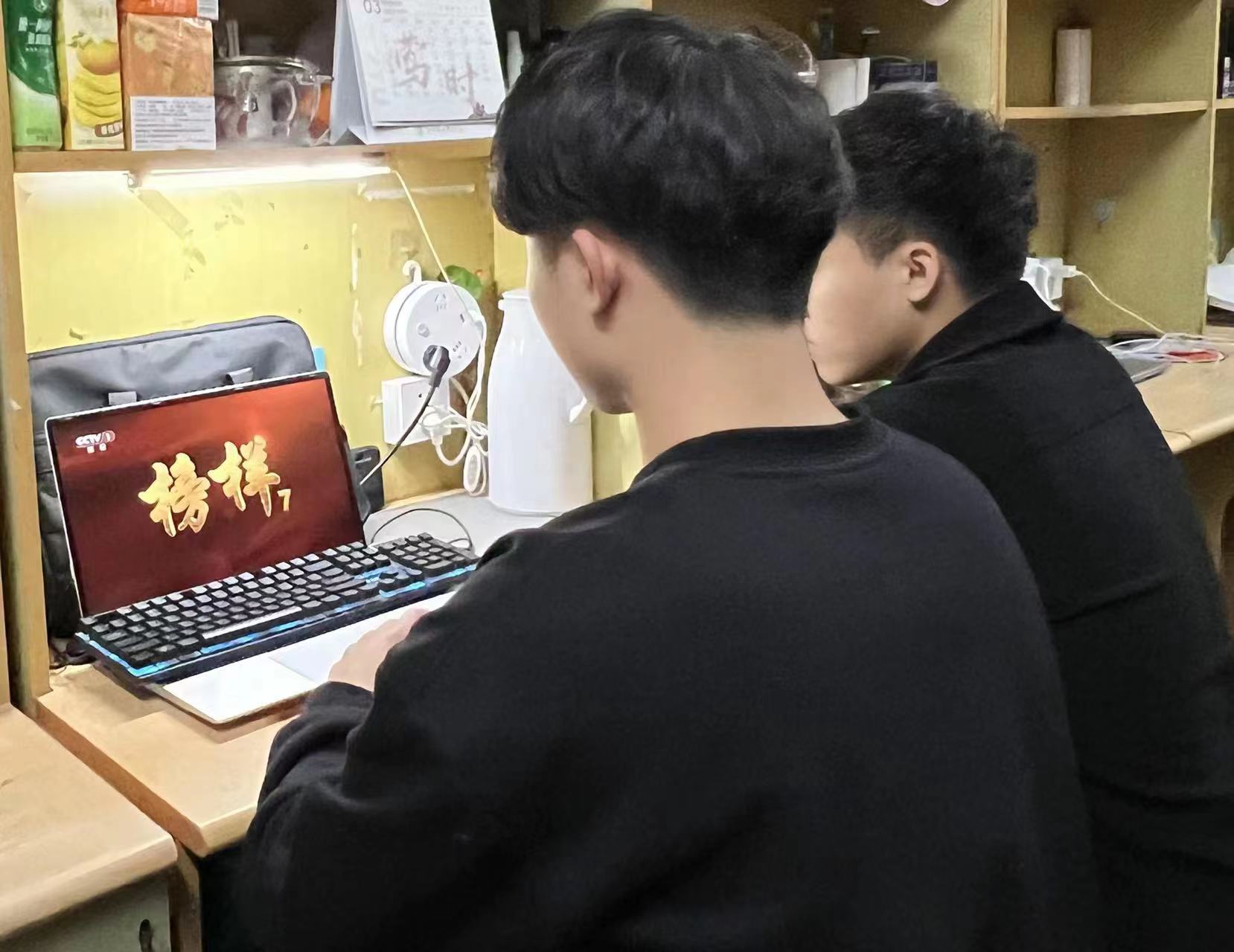 学生.jpg 学生.jpg