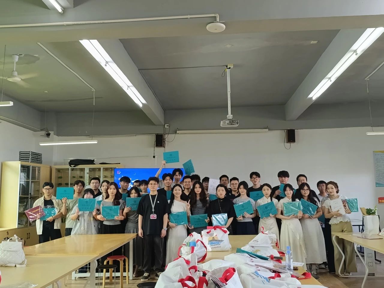 266F4