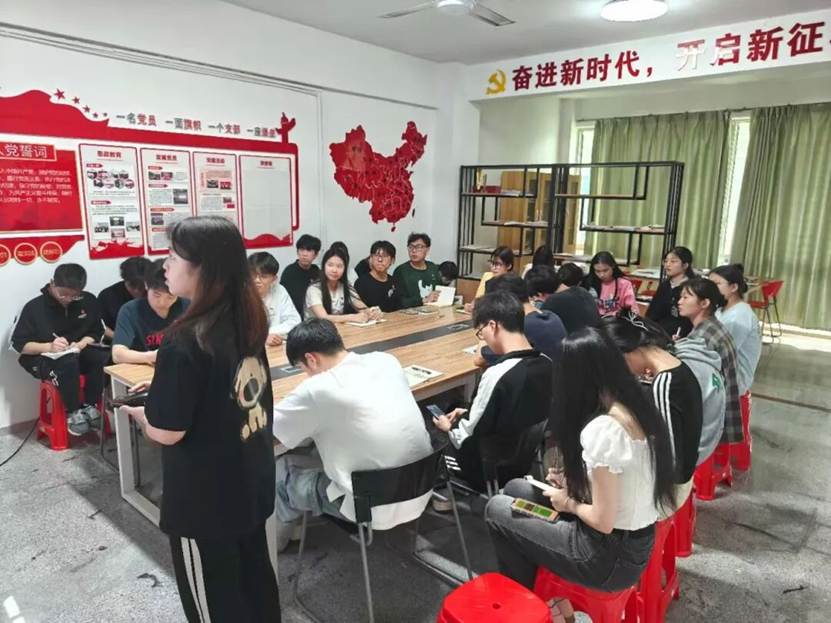 餐厅里的人们 AI 生成的内容可能不正确。