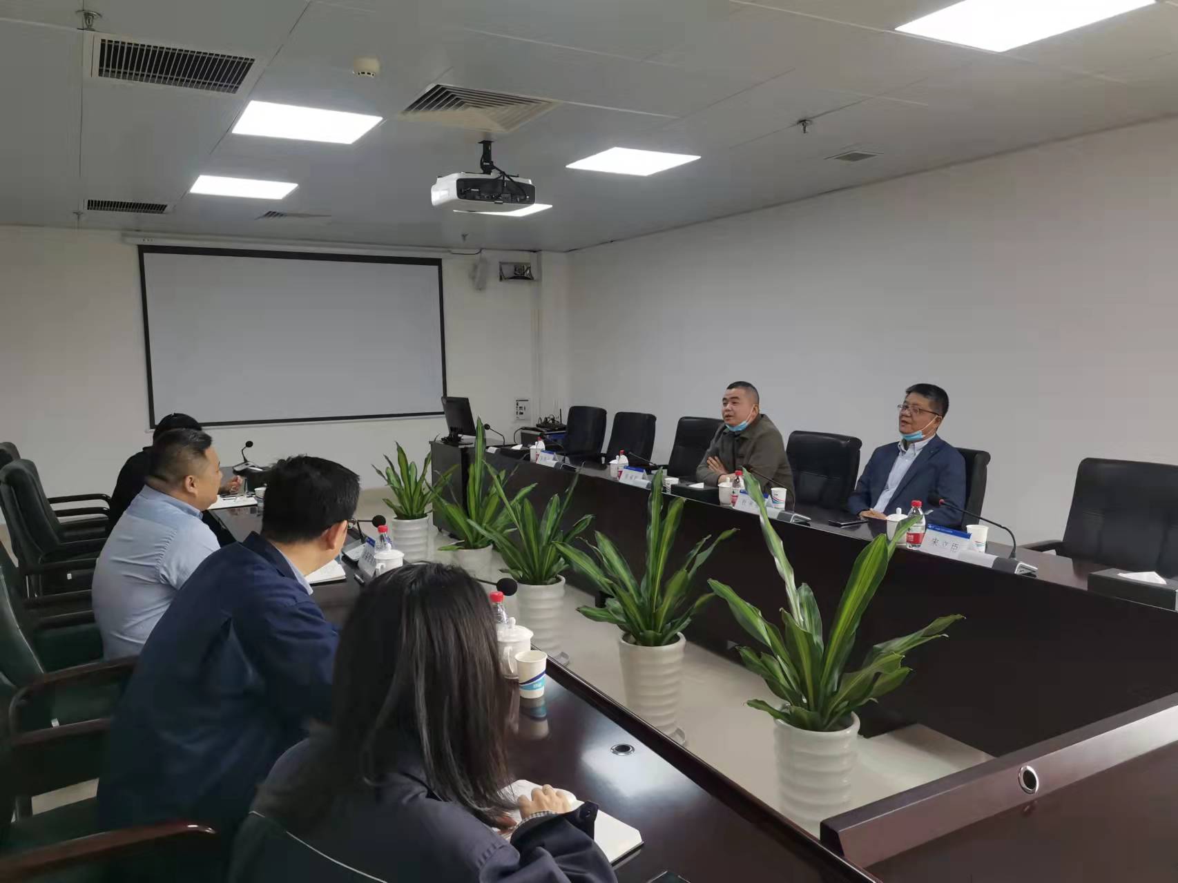 图片2.jpg 图片2.jpg