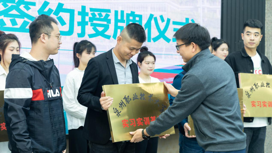 微信图片_20230401225720.png 微信图片_20230401225720.png